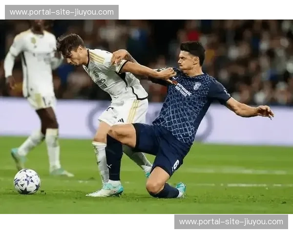 从濒临降级到欧冠区 里昂只用12连胜便完成神奇自救 从濒临降级到欧冠区 里昂只用12连胜便完成神奇自救